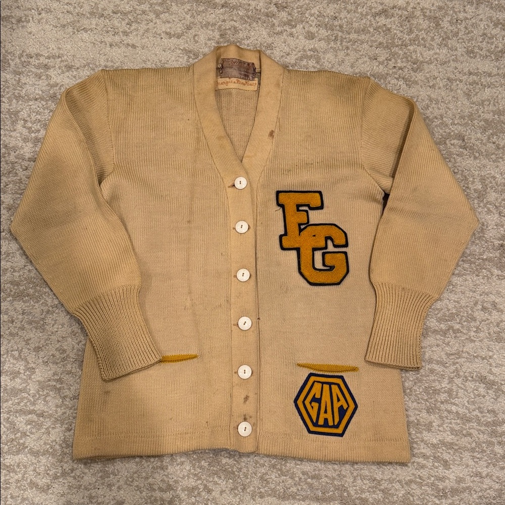Rare Vintage College Cardigan Size M/L